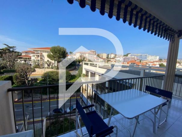 APPARTEMENT DE PRESTIGE T3 89 M2 TERRASSE BORD DE MER CANNES