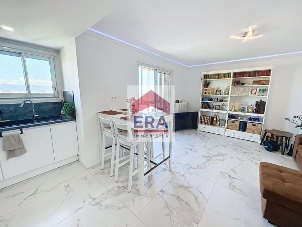 APPARTEMENT T3 58 M2 BORD DE MER ANTIBES