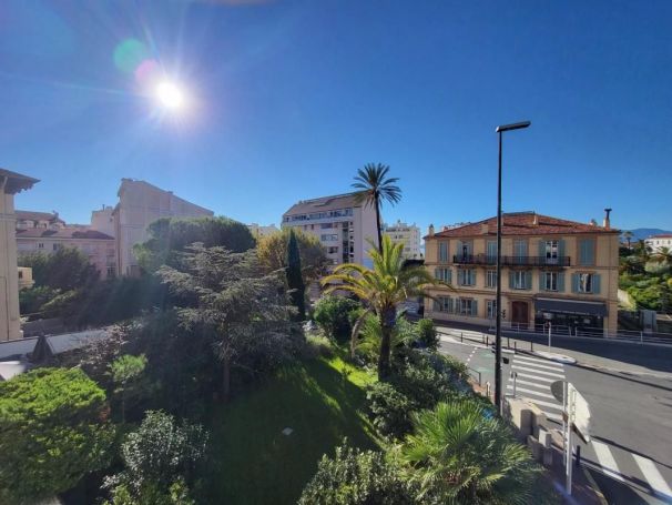 APPARTEMENT T3 60 M2 BORD DE MER CANNES