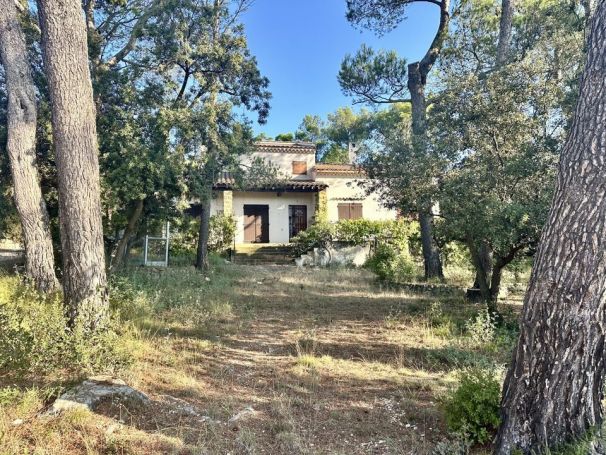 A vendre Villeneuves les Avignon, Villa 140m2, terrain de 1800 m2 30400 Villeneuve Les Avignon