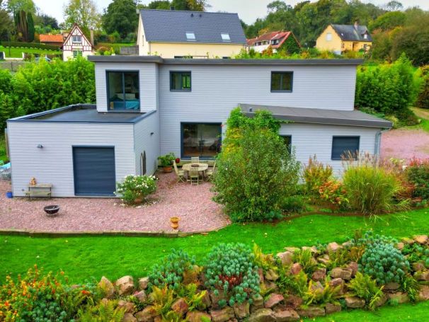 MAISON  CONTEMPORAINE BORD DE MER QUIBERVILLE