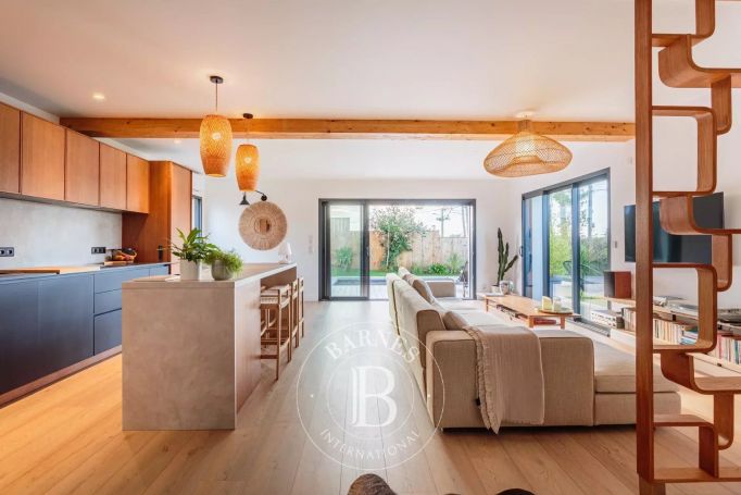 A vendre MAISON CONTEMPORAINE 6 PIECES 139 M² FORET DE PIGNADA ANGLET