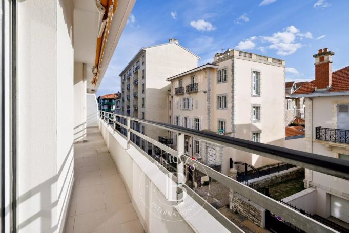 A vendre BEL APPARTEMENT T4 118 M² SECTEUR JARDIN PUBLIC BIARRITZ