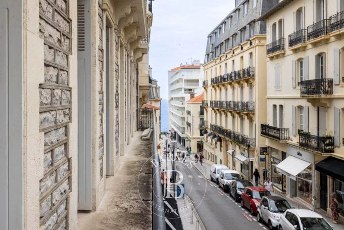 A vendre ELEGANT APPARTEMENT T3 112 M² CENTRE VILLE BIARRITZ