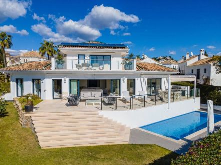 Splendide villa familiale avec vue mer située à Marbella  