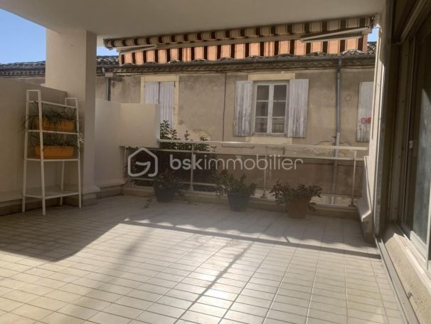 APPARTEMENT T3 98 M2 TERRASSE  NIMES