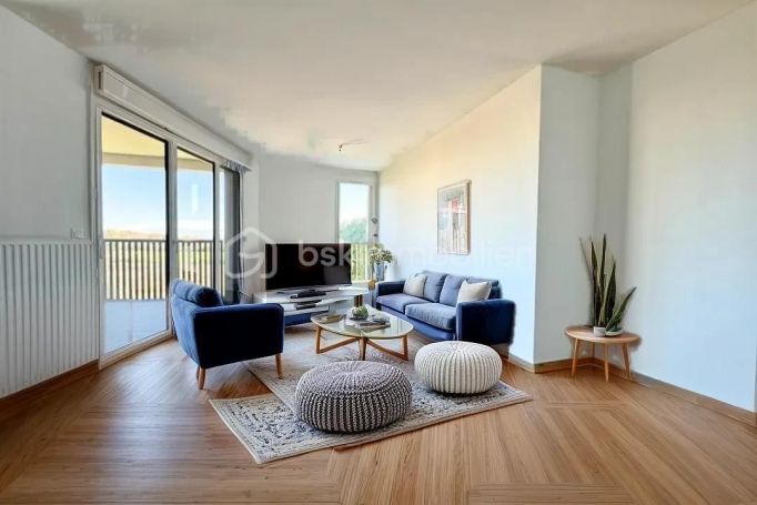 APPARTEMENT T3 64 M2 TERRASSE BORD DE MER MAUGUIO