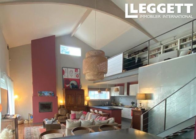 LOFT  10 PIECES 210 M2  LE PIAN MEDOC