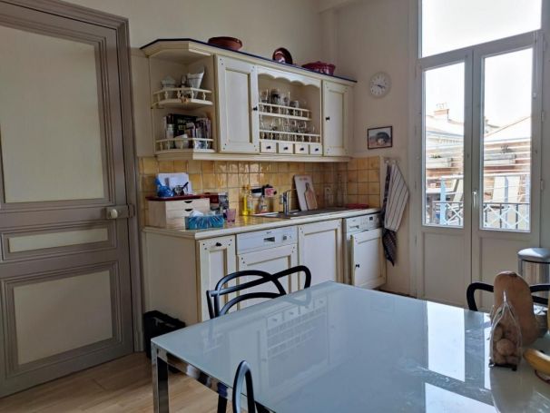 APPARTEMENT T5 219 M2 BORD DE MER NARBONNE