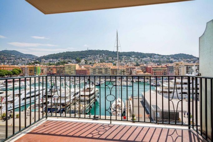 A vendre RARE! NICE PORT 2P 58 mÂ² VUE MER 06300 Nice