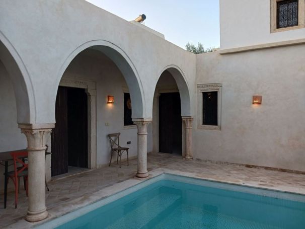 A louer MAISON  5 PIECES 120 M2 BORD DE MER MIDOUN DJERBA