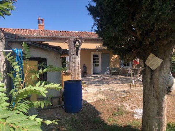 A vendre Maison 4 pieces 73 m² A RENOVER Aix-en-Provence