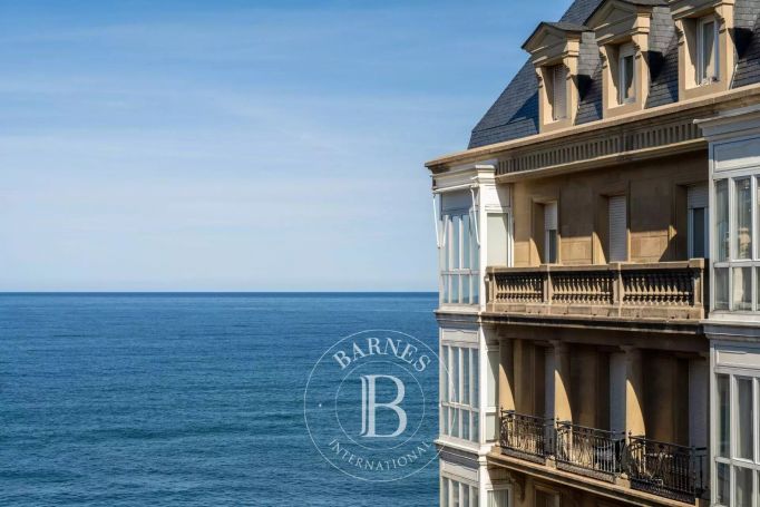 A vendre APPARTEMENT 92 M² RENOVE CENTRE VILLE SAN SEBASTIAN