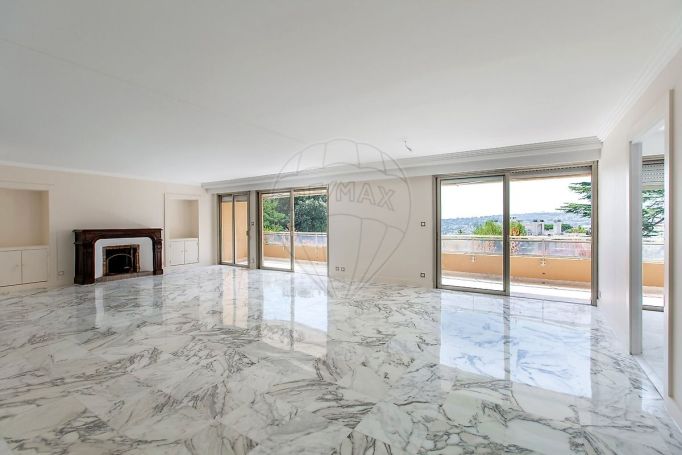 A louer APPARTEMENT DE PRESTIGE T4 153 M2 TERRASSE BORD DE MER NICE
