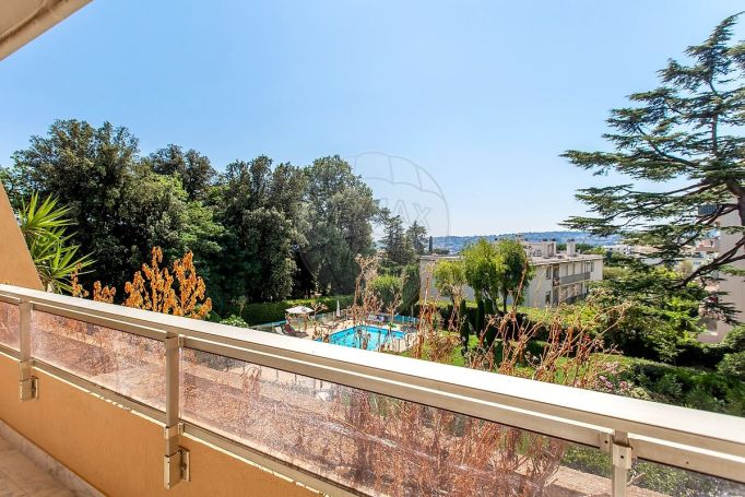 A louer APPARTEMENT DE PRESTIGE T4 153 M2 TERRASSE BORD DE MER NICE