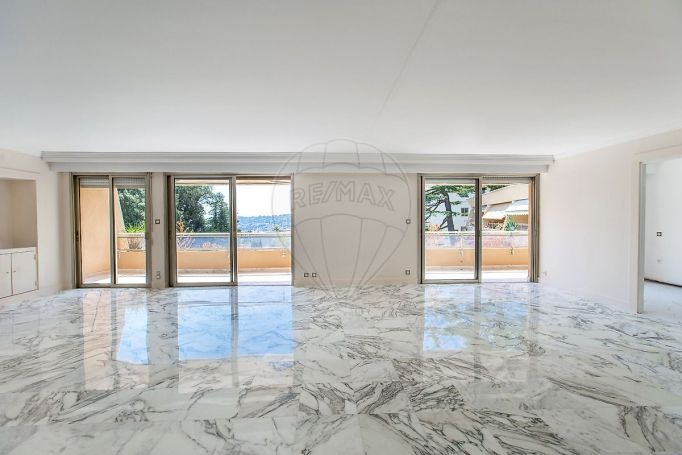 A louer APPARTEMENT DE PRESTIGE T4 153 M2 TERRASSE BORD DE MER NICE