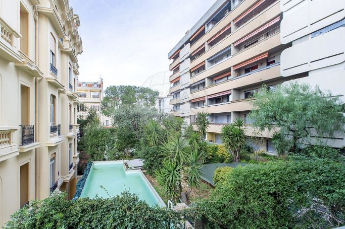 APPARTEMENT DE PRESTIGE T4 118 M2 TERRASSE BORD DE MER NICE