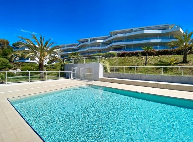 APPARTEMENT DE PRESTIGE T2 44 M2 TERRASSE BORD DE MER NICE