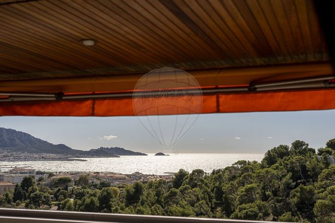 APPARTEMENT DE PRESTIGE T4 140 M2 TERRASSE VUE MER MARSEILLE 8EME