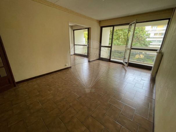 APPARTEMENT T4 76 M2  LORMONT