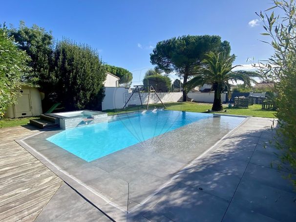 MAISON  CONTEMPORAINE BORD DE MER ROYAN