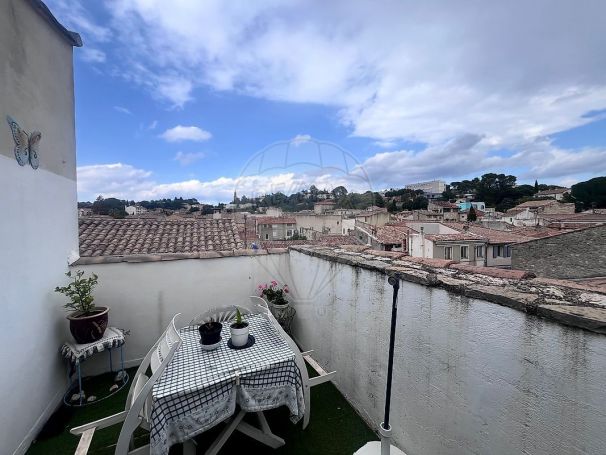 APPARTEMENT DUPLEX T4 100 M2 TERRASSE  NIMES