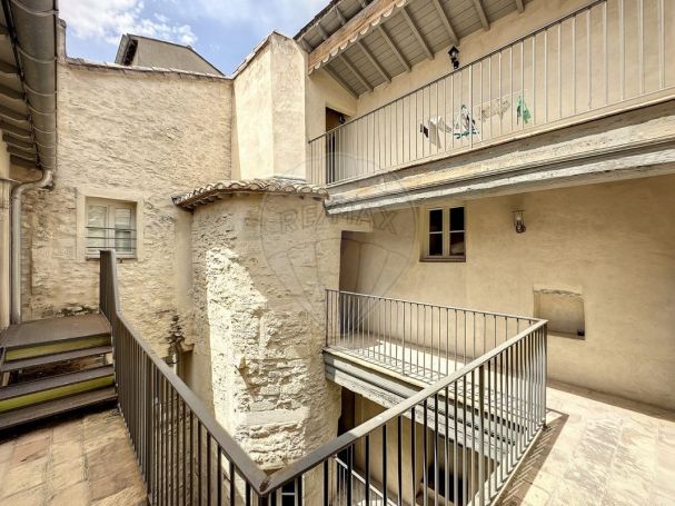 APPARTEMENT T3 63 M2  NIMES