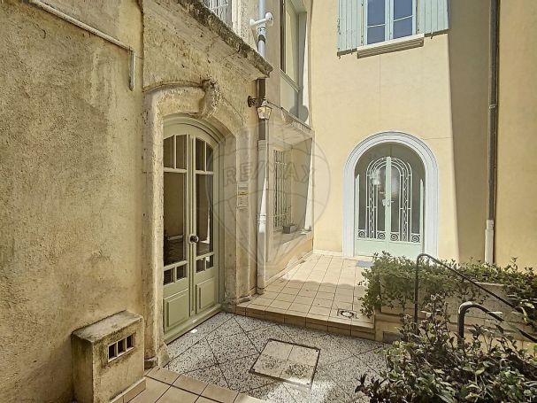 APPARTEMENT T3 60 M2  NIMES