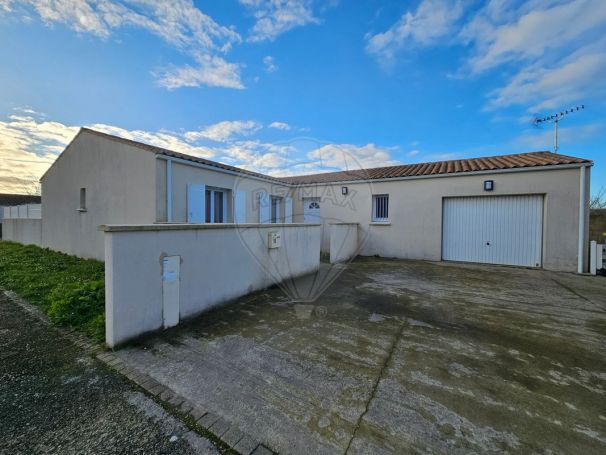 MAISON  CONTEMPORAINE BORD DE MER CHARRON