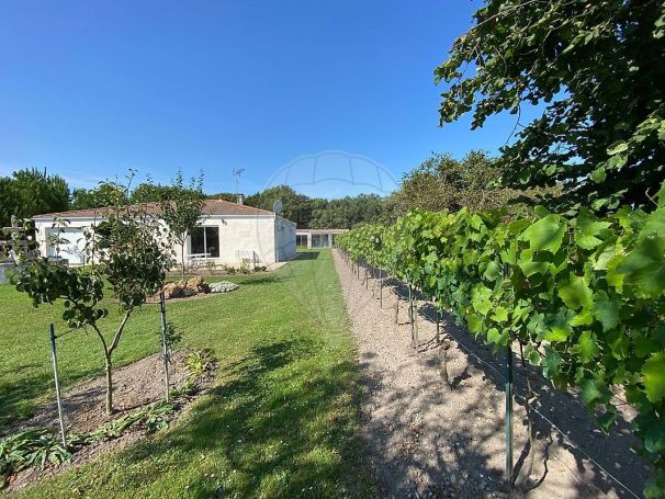 MAISON  DE MAîTRE BORD DE MER ETAULES