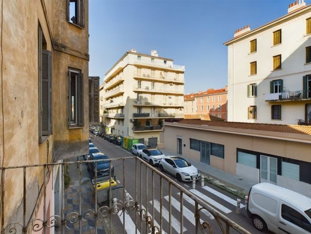 APPARTEMENT T4 108 M2 BORD DE MER AJACCIO