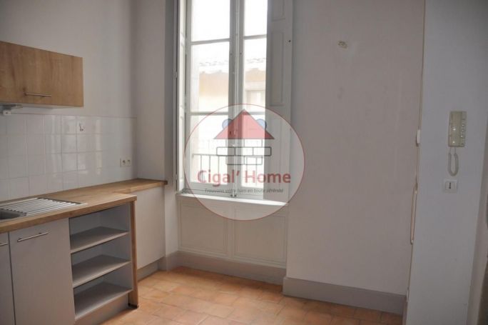 APPARTEMENT T3 101 M2  CARCASSONNE