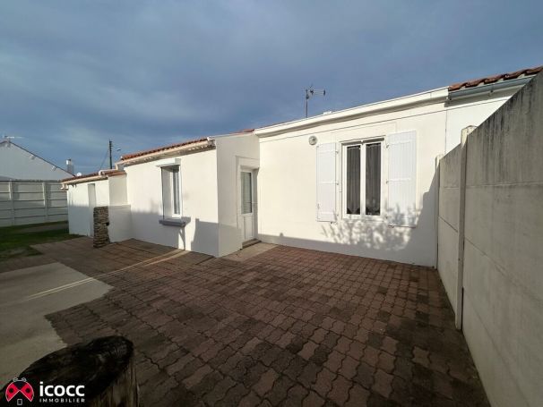 A vendre Jolie maison en pierres rÃ©novÃ©e - proche centre-ville et bord de mer 85460 L Aiguillon La Presqu Ile