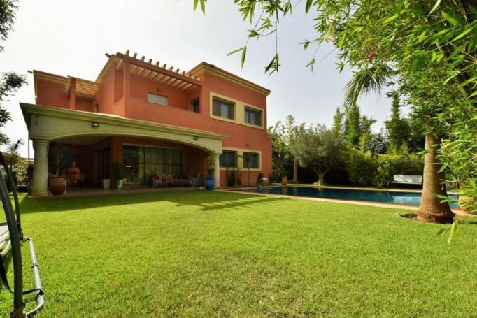 A vendre belle Villa 24 pieces 889 m²  MARRAKECH