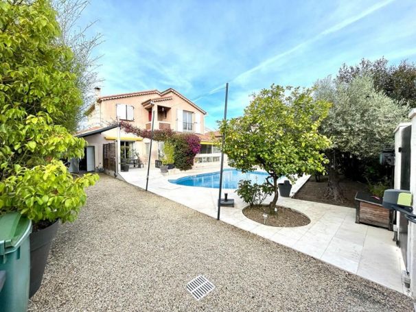 MAISON  DE MAîTRE BORD DE MER VILLENEUVE LOUBET