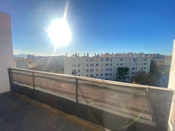 A vendre APPARTEMENT T3 62m² + TERRASSE DERNIER ETAGE MARSEILLE