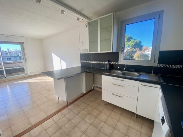 A vendre APPARTEMENT T3 62m² + TERRASSE DERNIER ETAGE MARSEILLE