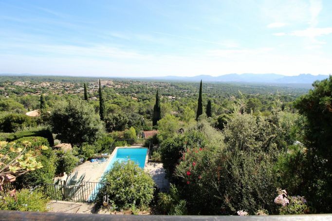 A vendre Villa 7 PIECES 132 m² Roquebrune-sur-Argens