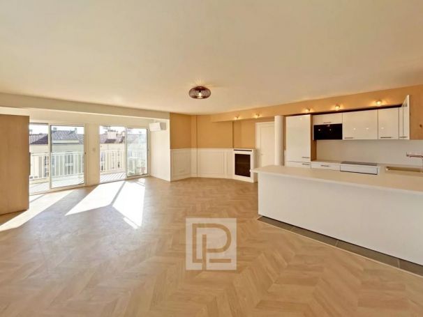 APPARTEMENT T4 128 M2 TERRASSE VUE MER CANNES