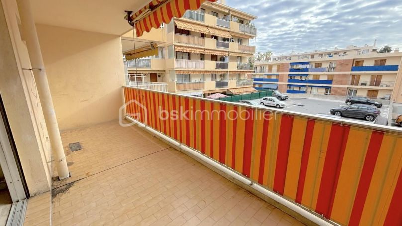 APPARTEMENT T2 39 M2 TERRASSE BORD DE MER GOLFE JUAN