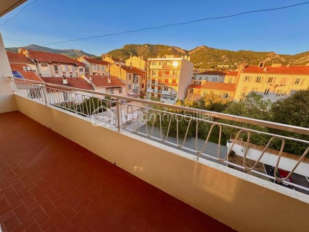 APPARTEMENT T3 75 M2 BORD DE MER TOULON