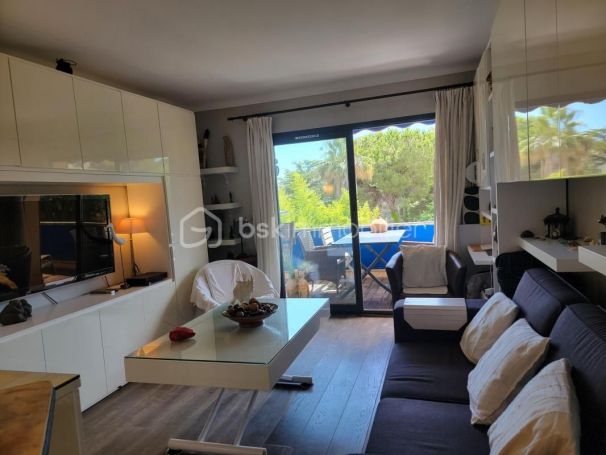 APPARTEMENT T2 35 M2 TERRASSE BORD DE MER ANTIBES