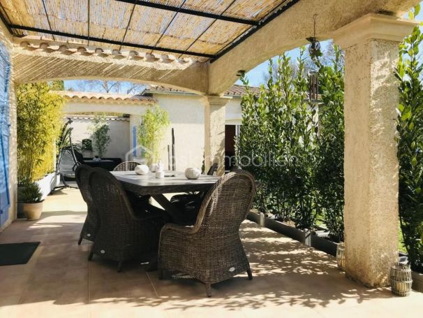 MAISON  5 PIECES 158 M2  LUSSAN