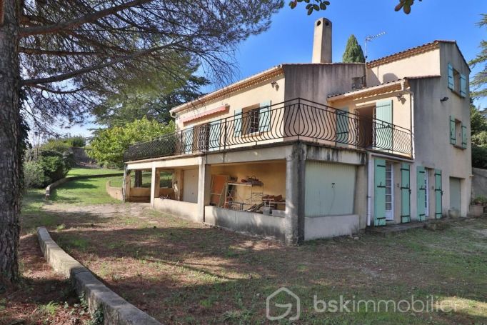 MAISON  7 PIECES 123 M2  MONTFRIN