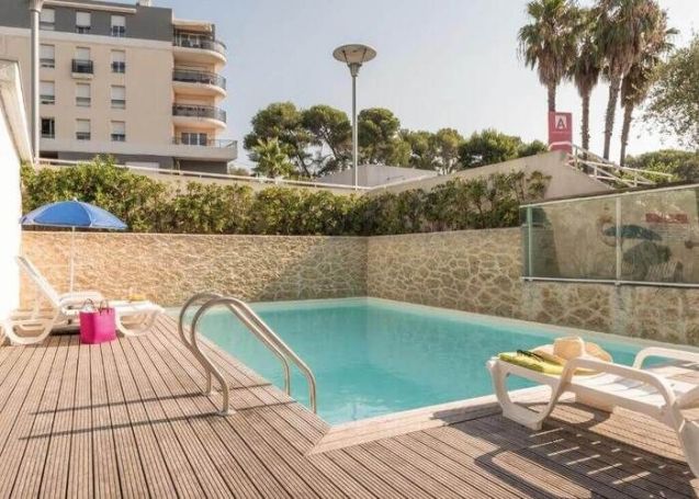 STUDIO  24 M2 BORD DE MER ANTIBES