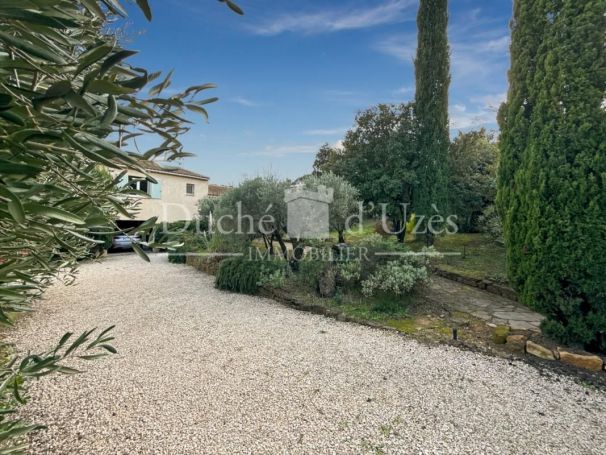 MAISON  7 PIECES 170 M2  UZES