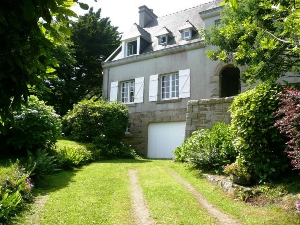 A vendre Belle et grande maison 10 PIECES 230 M² vue mer douarnenez