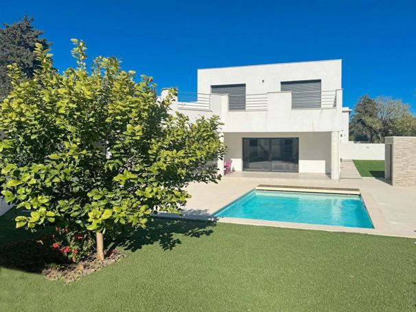 A vendre VILLA CONTEMPORAINE 4 PIECES 115 M² FREJUS VALESCURE