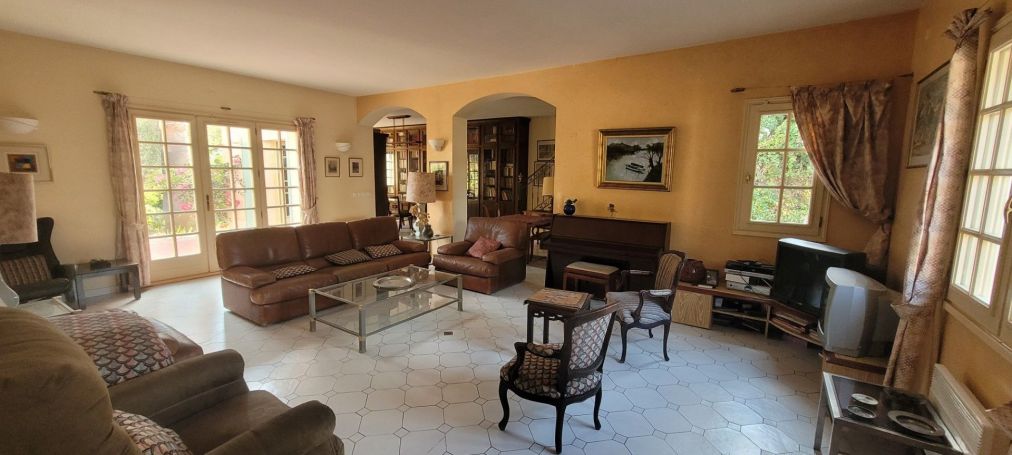 A vendre JOLIE VILLA 6 PIECES 170 M² quartier le Brusc Six-Fours-les-Plages