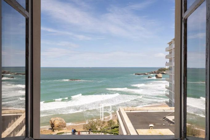 A vendre  APPARTEMENT T5 147 M² VUE MER DERNIER ETAGE  BIARRITZ